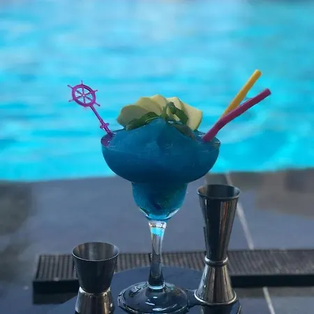 Hotel Neopol 3*