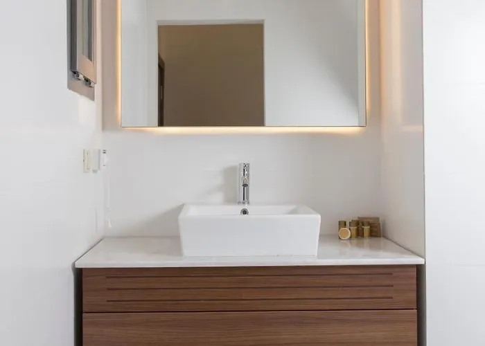 Отель Neopol 3*