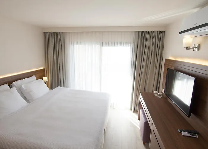 Hotel Neopol 3*