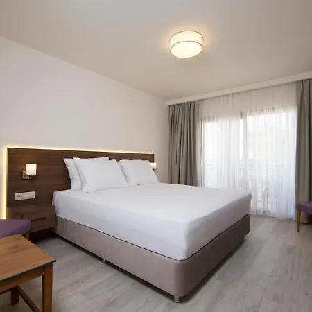 Neopol Hotel 3*