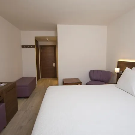 Neopol Hotel 3*